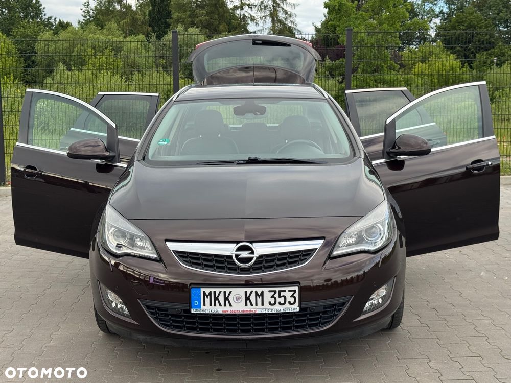 Opel Astra 1.4 T Cosmo S&S - 10