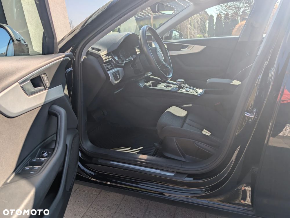 Audi A4 Avant 40 TFSI S tronic - 22