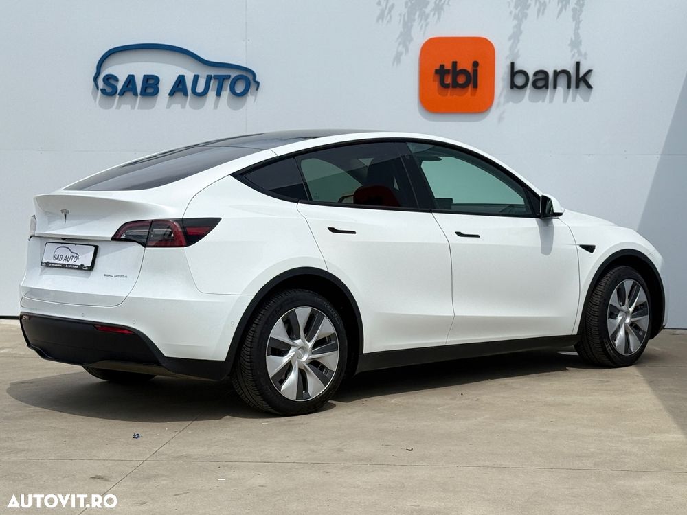 Tesla Model Y - 20