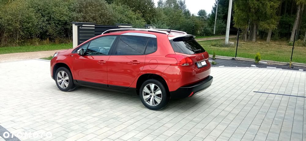 Peugeot 2008 1.2 Pure Tech Style S&S - 6