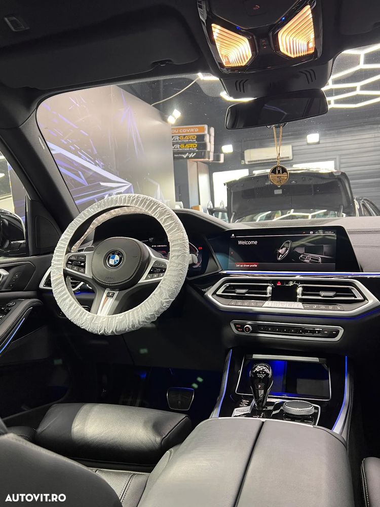 BMW X5 M M50i - 2