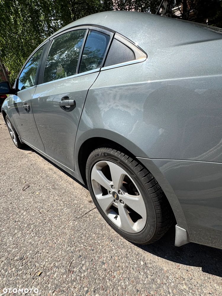 Chevrolet Cruze 1.8 LT - 16