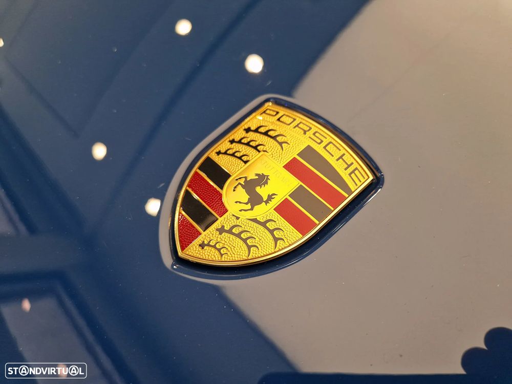 Porsche Taycan Cross Turismo 4 - 14