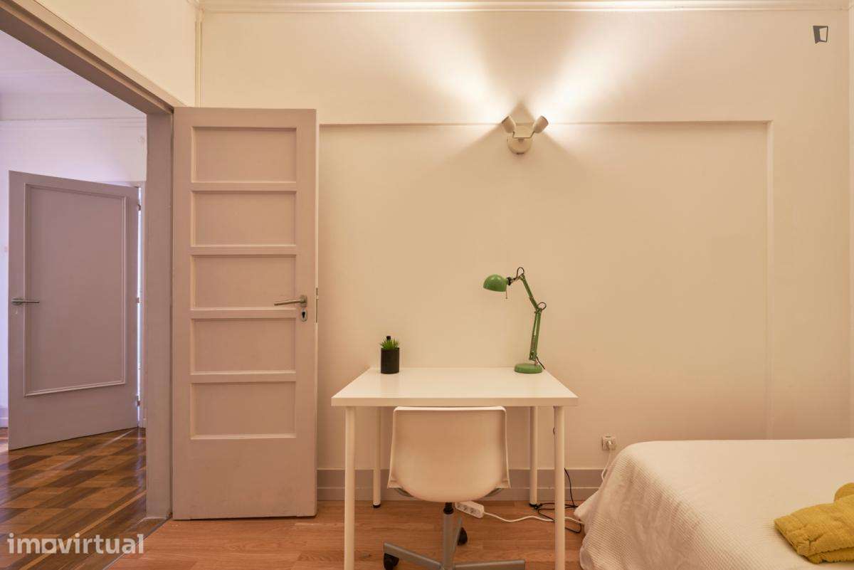 Quarto - localizado em Marquês de Pombal Lisbon - Grande imagem: 3/51