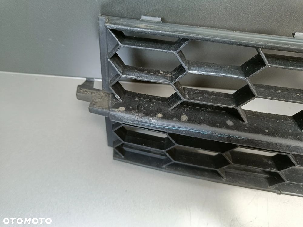Kratka Zderzaka Środkowa Skoda Octavia 3 III Atrapa 5E0853677 - 8
