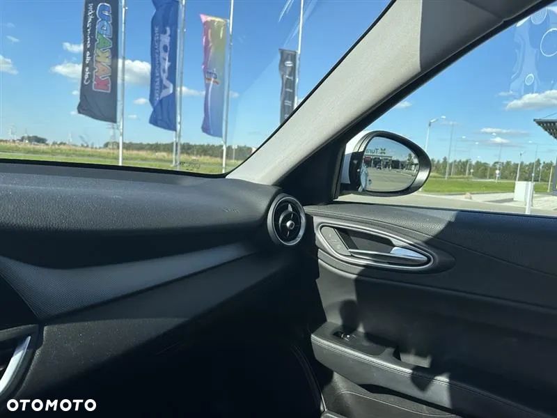 Alfa Romeo Giulia 2.0 Turbo Veloce Q4 - 19