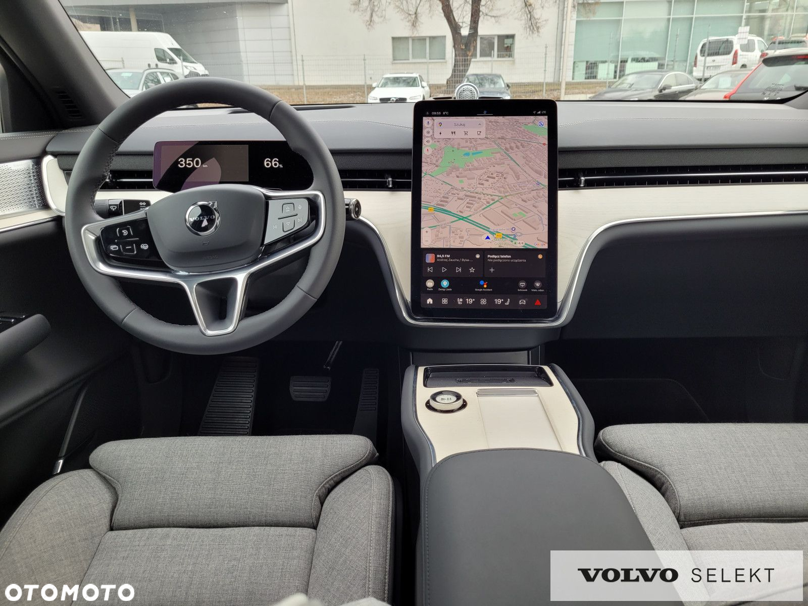 Volvo EX90 - 11