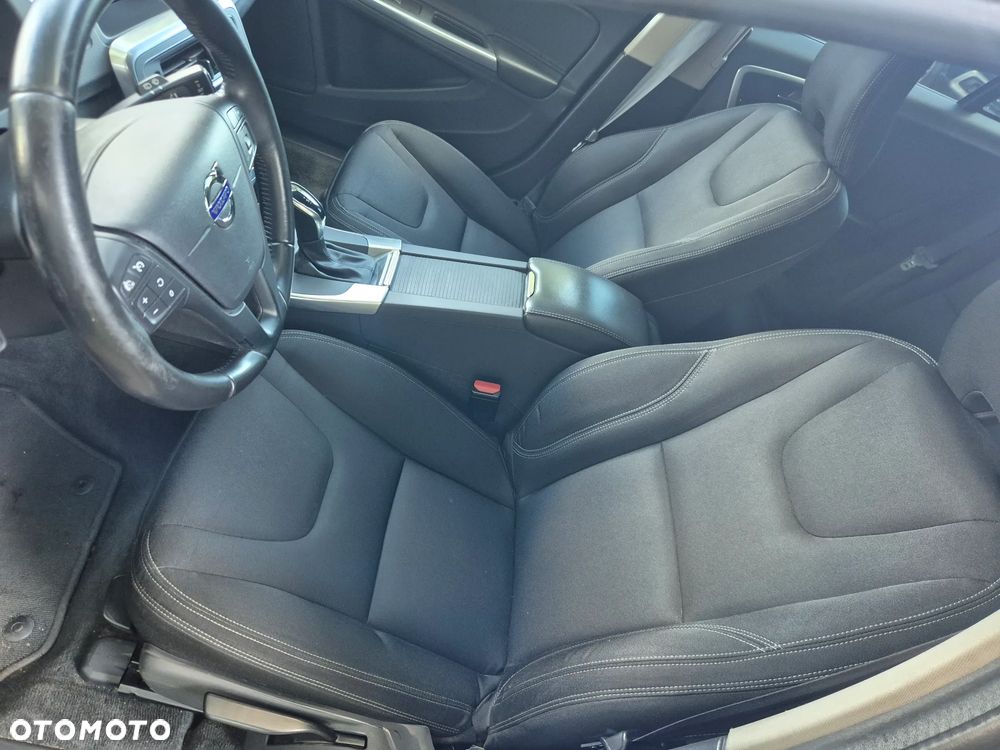 Volvo V60 D2 Geartronic Summum - 16