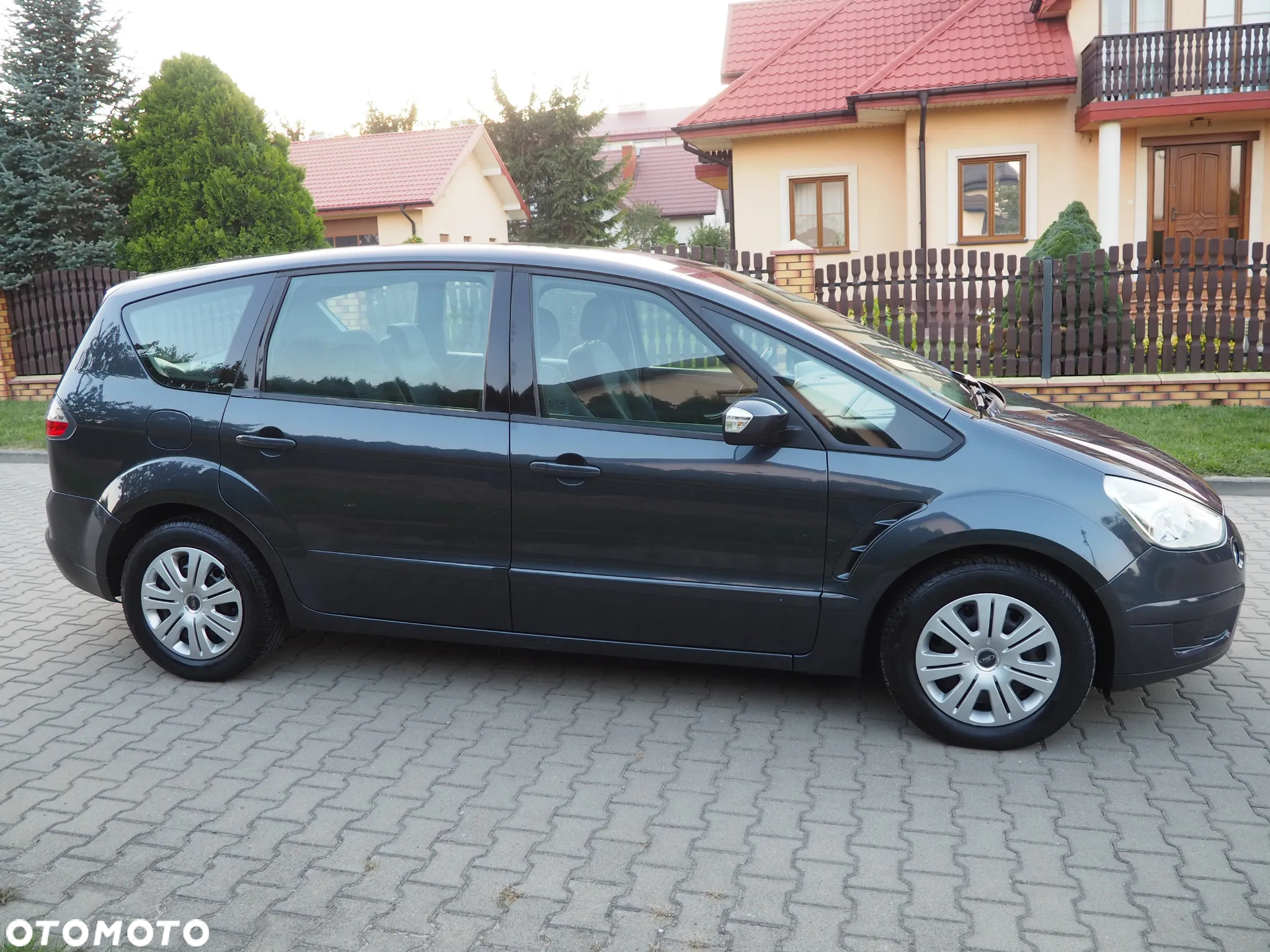 Ford S-Max - 19