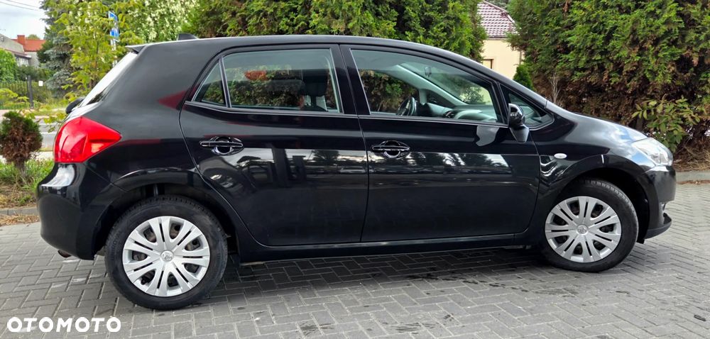 Toyota Auris 1.6 VVT-i Executive - 17