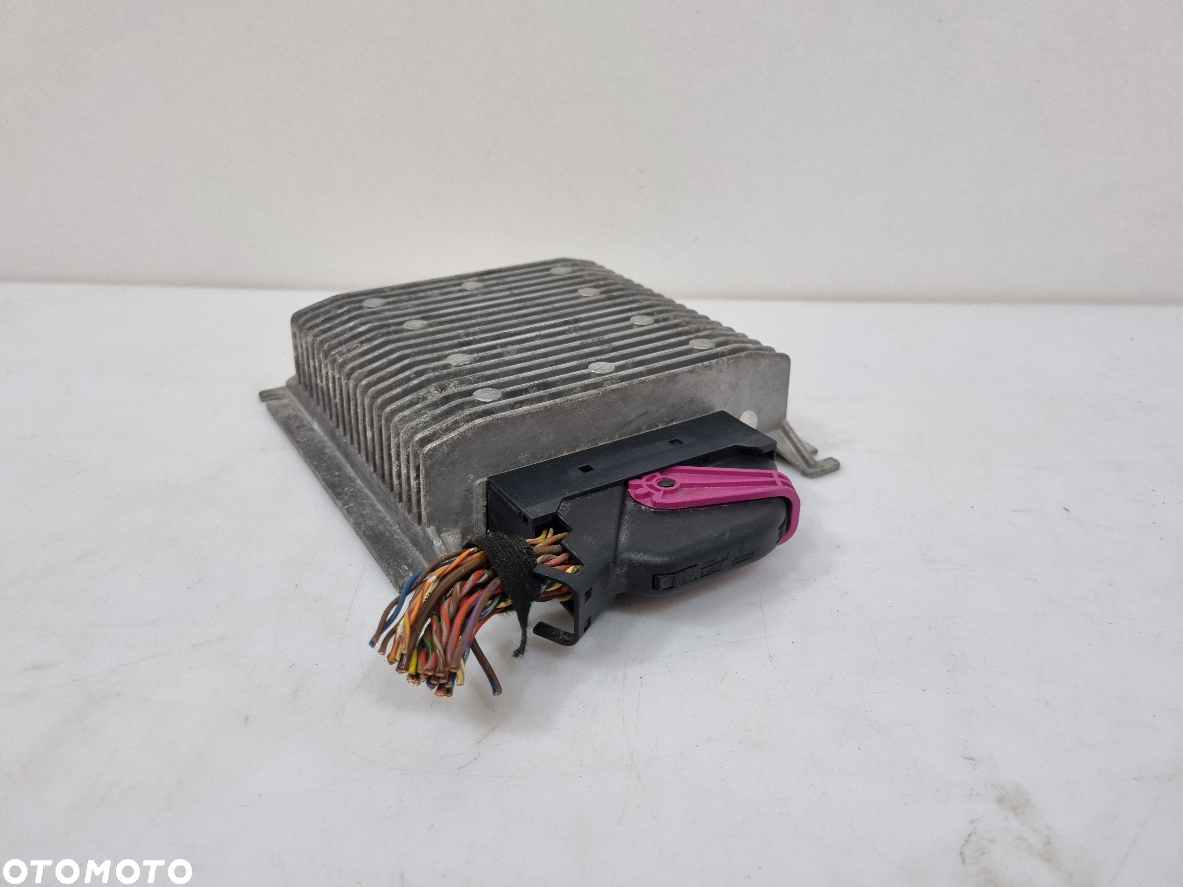 VW SKODA OCTAVIA SUPERB II WZMACNIACZ AUDIO 3T0035456 - 3
