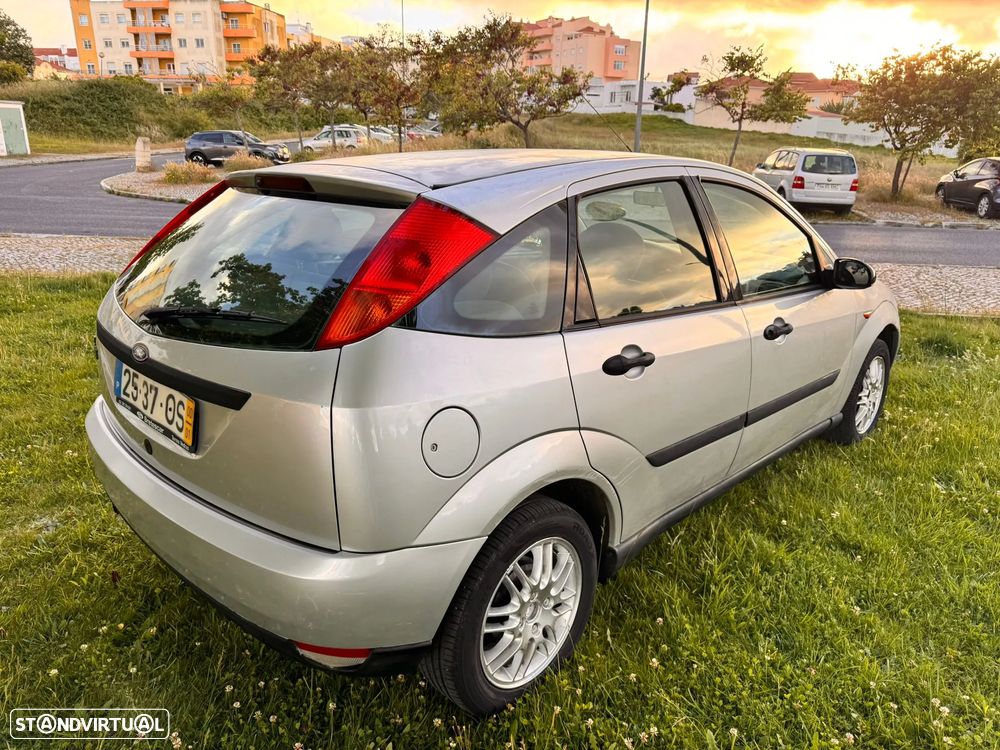 Ford Focus 1.4 Ambiente - 4