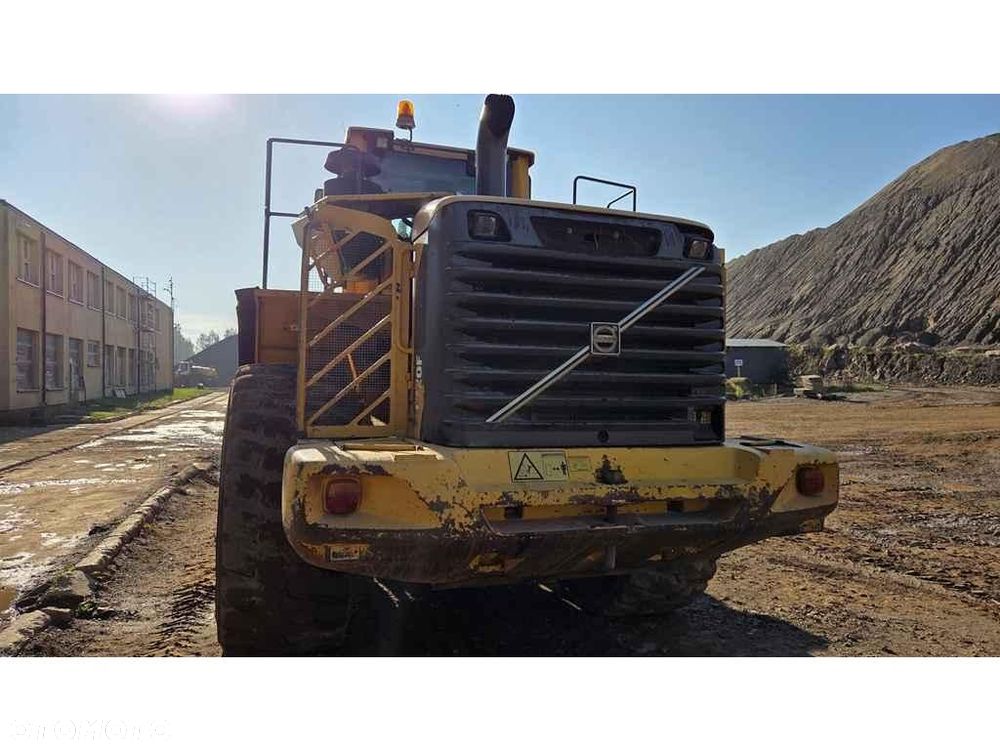 Volvo L220 - 27