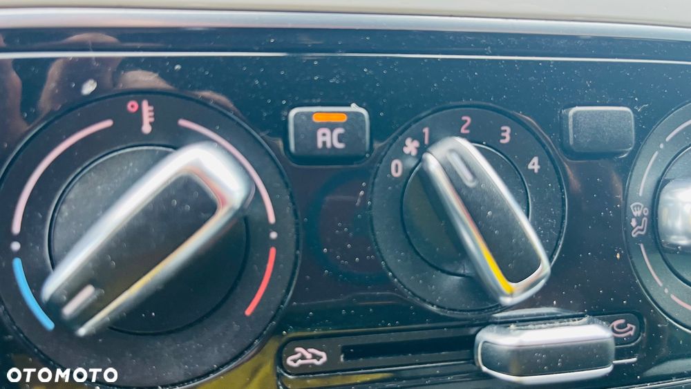 Volkswagen up! - 10