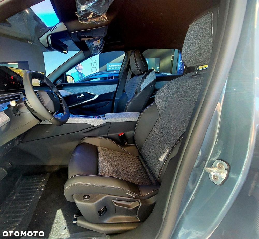 Peugeot 3008 1.2 PureTech mHEV Allure e-DCS6 - 12