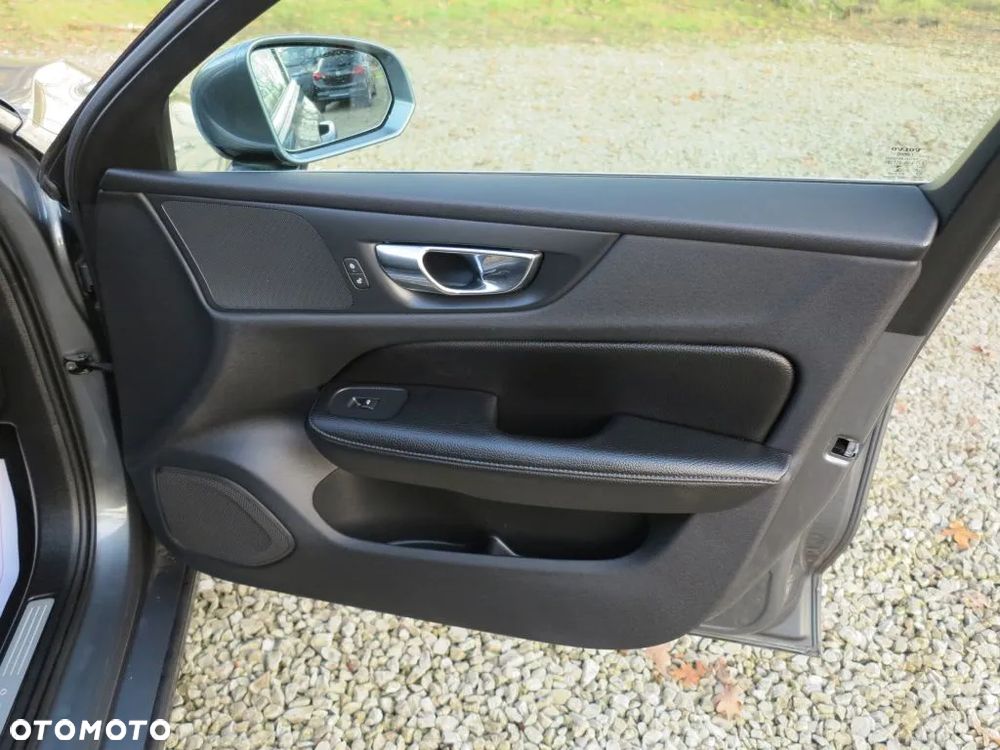 Volvo V60 D3 Momentum - 21