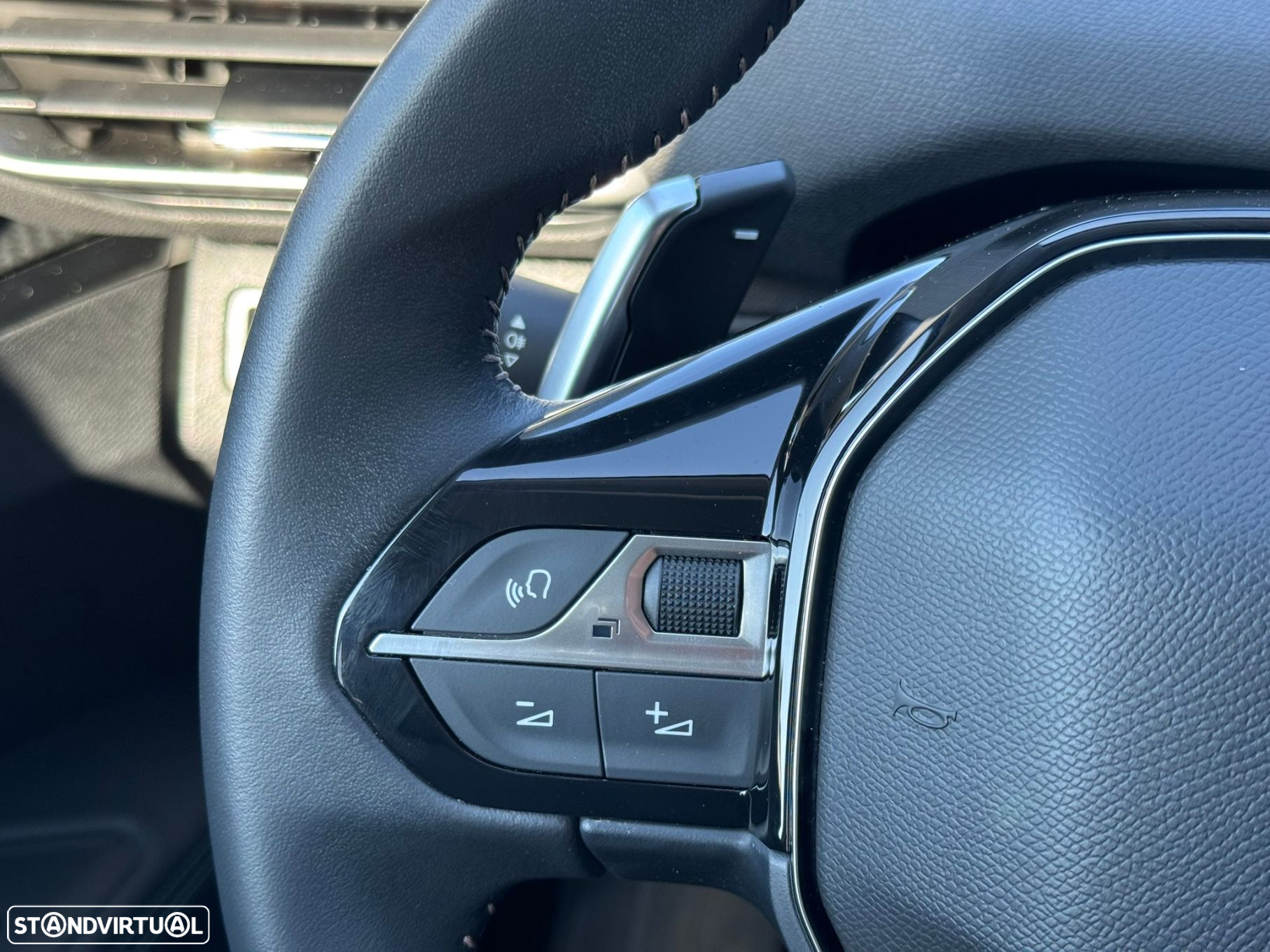 Peugeot 3008 1.6 Hybrid Allure e-EAT8 - 33