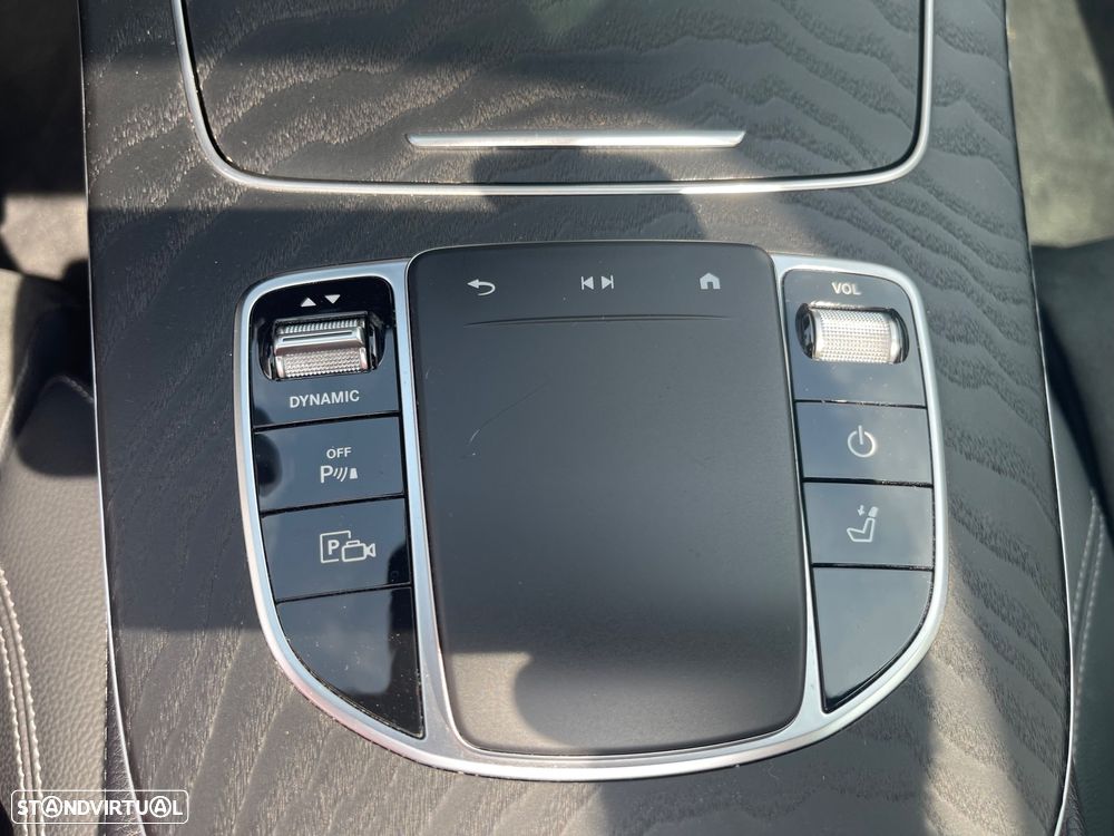 Mercedes-Benz E 300 de 4Matic 9G-TRONIC AMG Line - 34