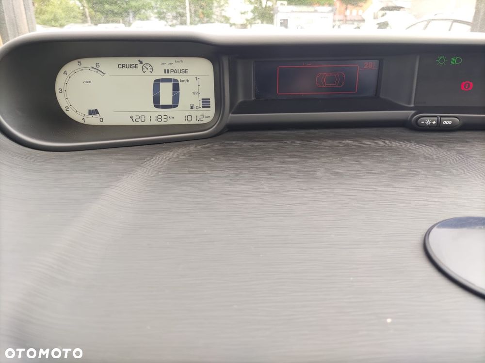 Citroën C3 Picasso 1.4i Attraction - 22