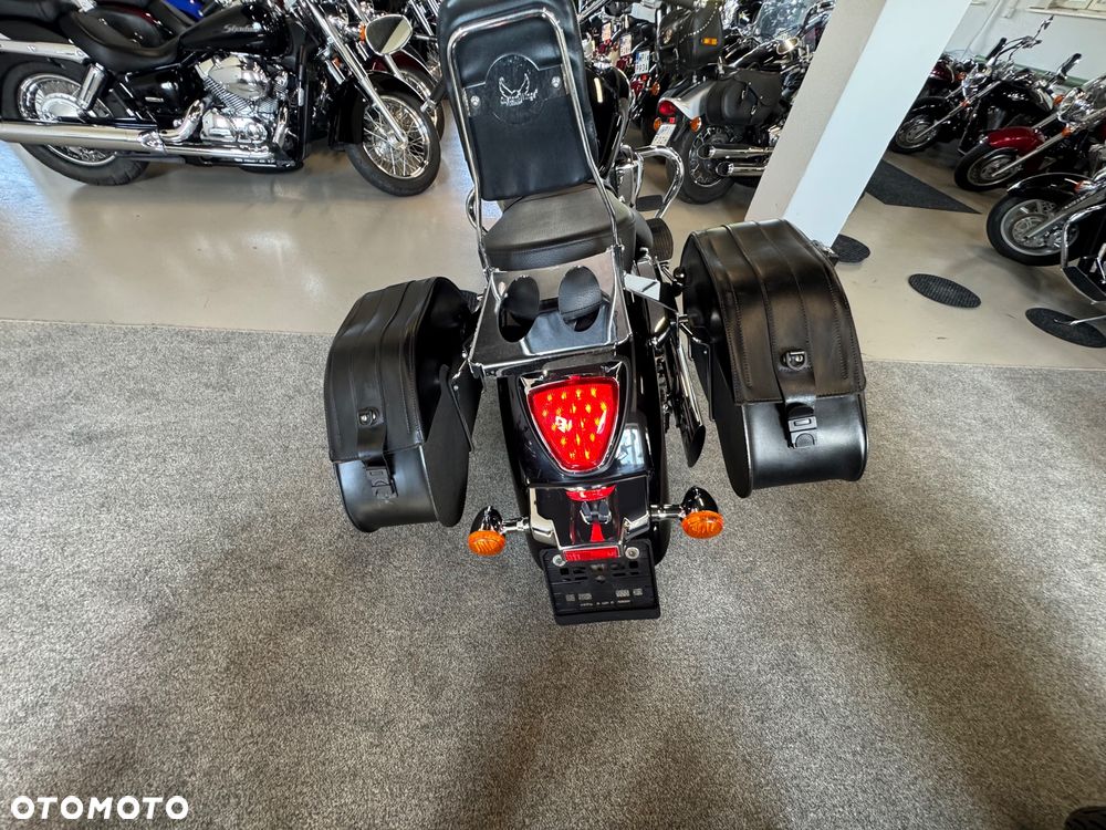 Suzuki Intruder - 14