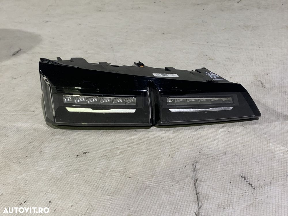 Stop stanga spate pe hayon, Peugeot 308, 2021, 2022, 2023, 2024, cod origine OE 9835300680. - 1