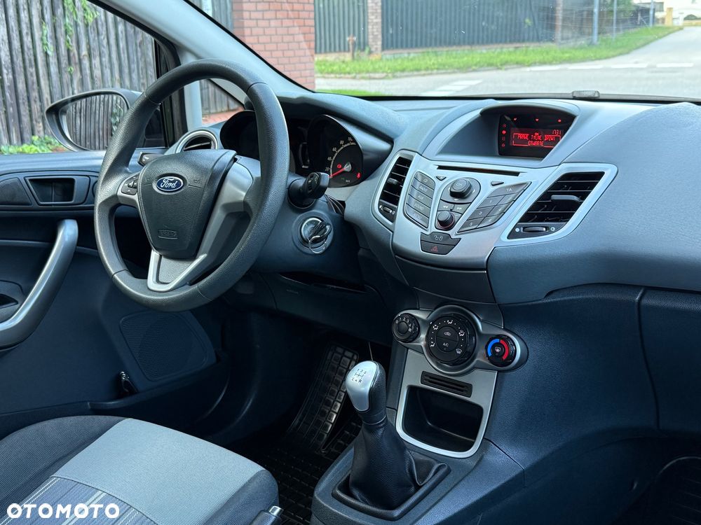 Ford Fiesta 1.25 Ambiente - 21