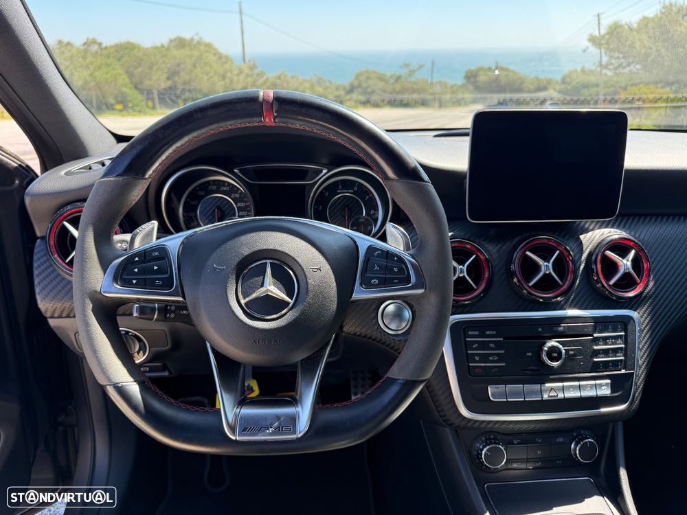 Mercedes-Benz A 45 AMG 4-Matic - 13