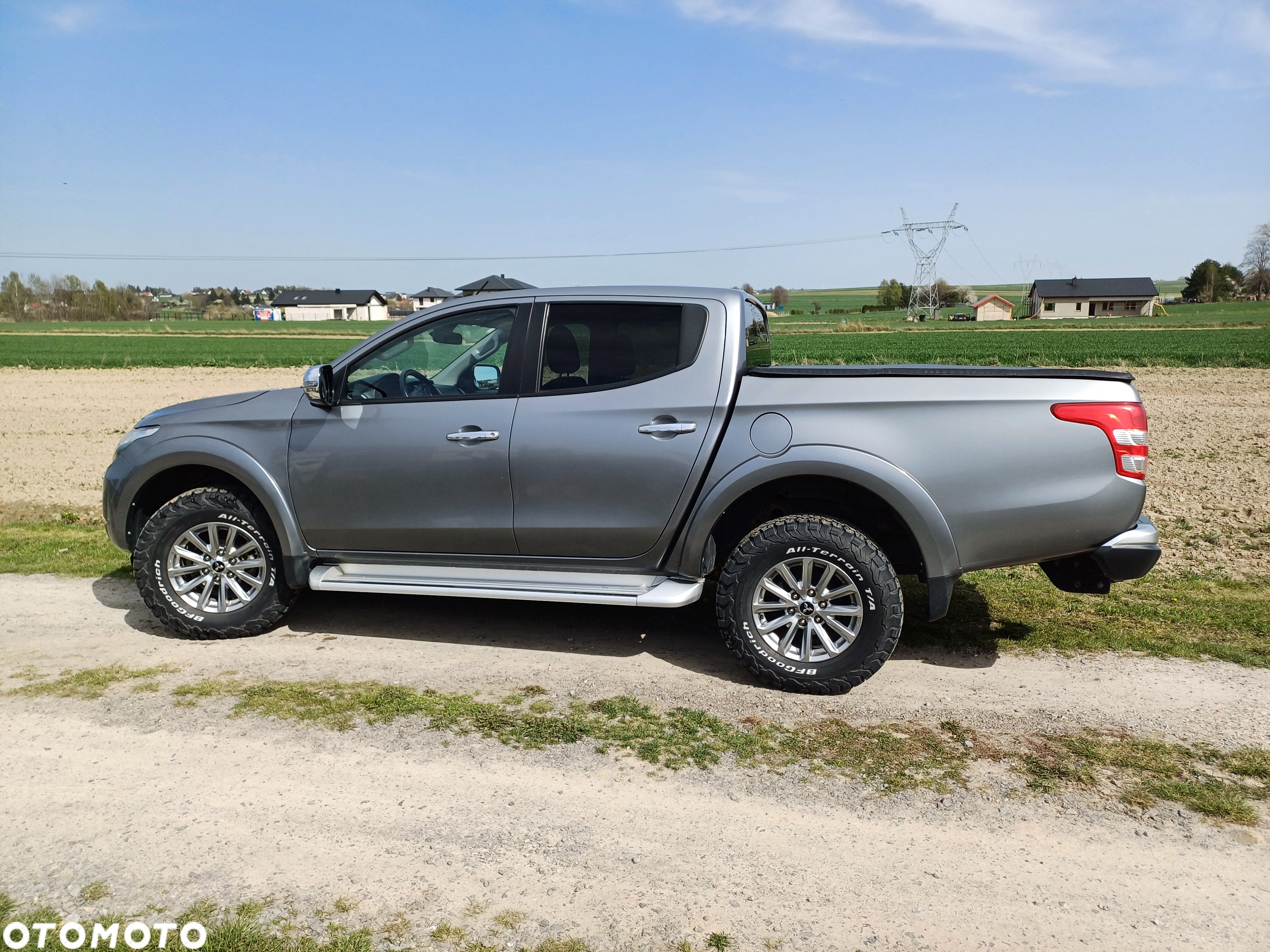 Mitsubishi L200 2.4 d DC Intense + - 1