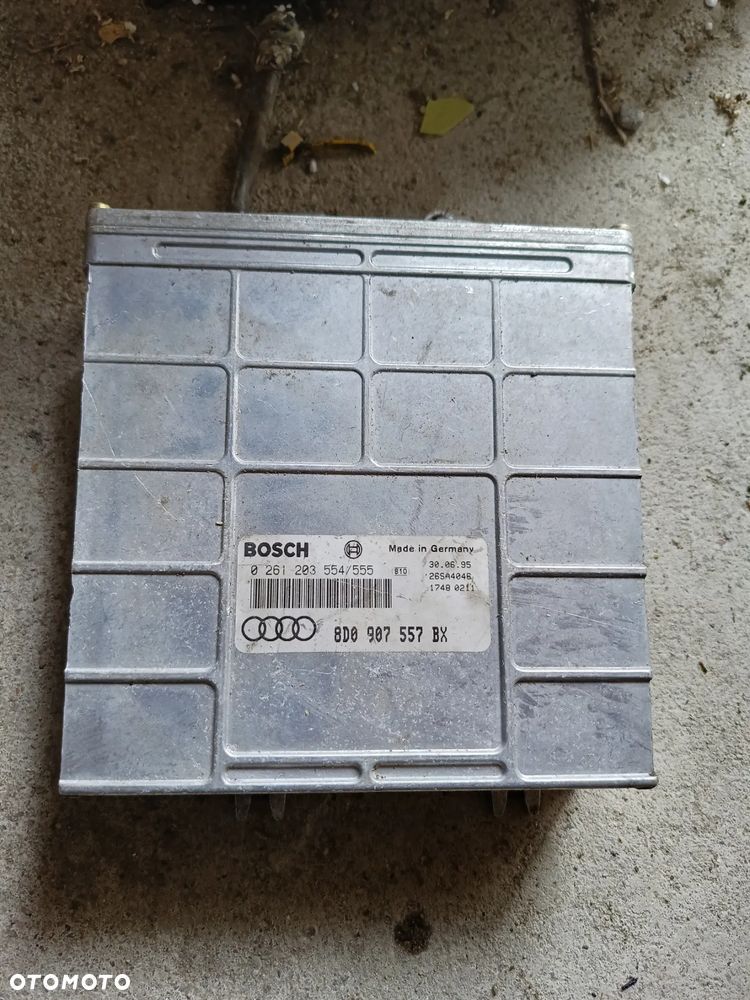 AUDI A4 B5 1.6 STEROWNIK SILNIKA 8D0907557BX - 1