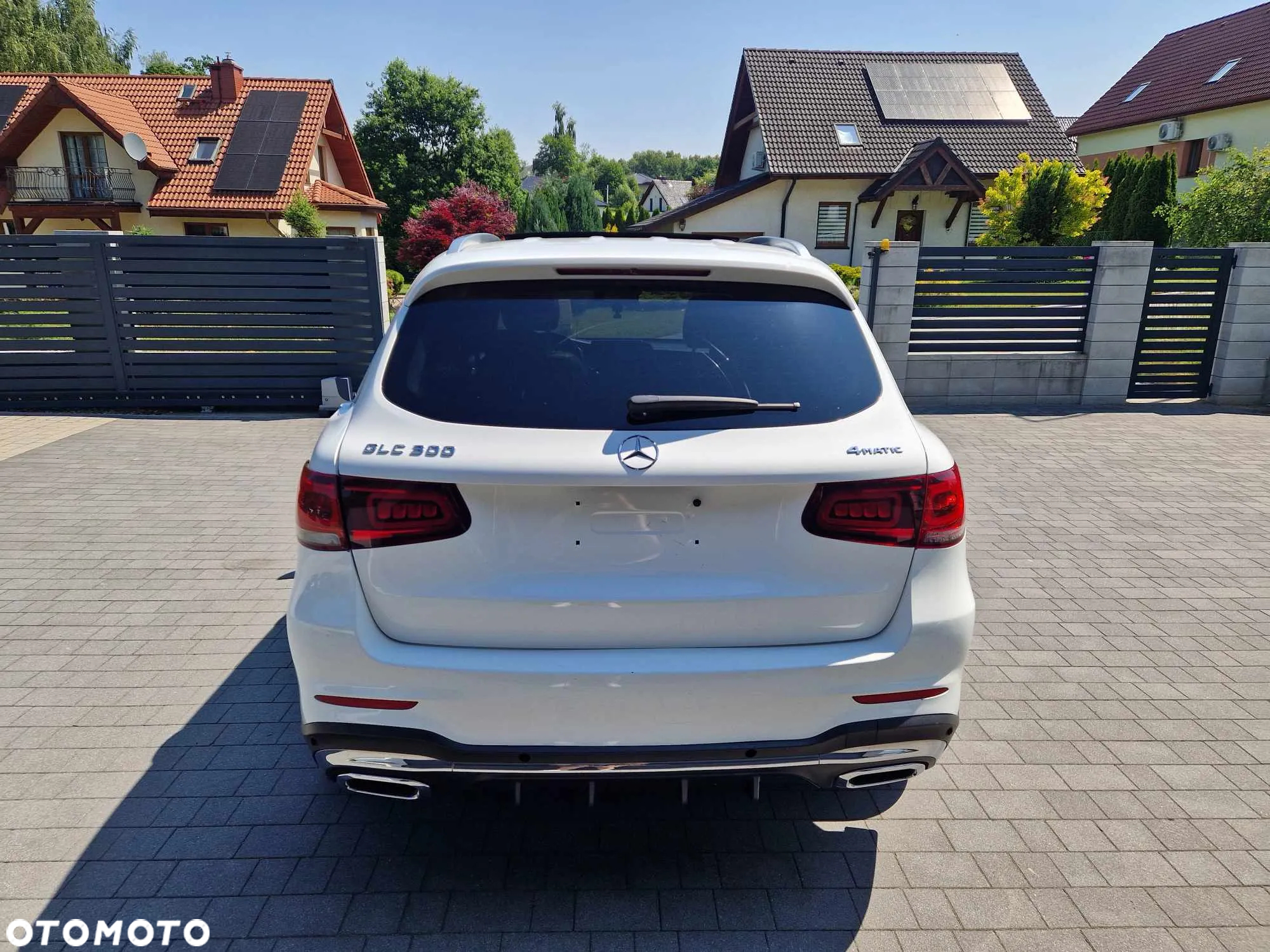Mercedes-Benz GLC 300 4Matic 9G-TRONIC AMG Line Plus - 16
