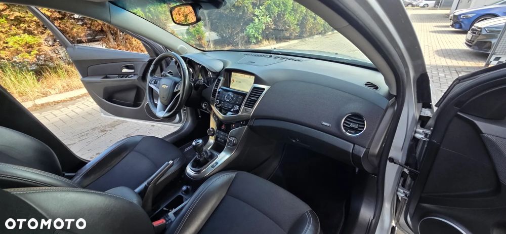 Chevrolet Cruze 1.8 LTZ - 35