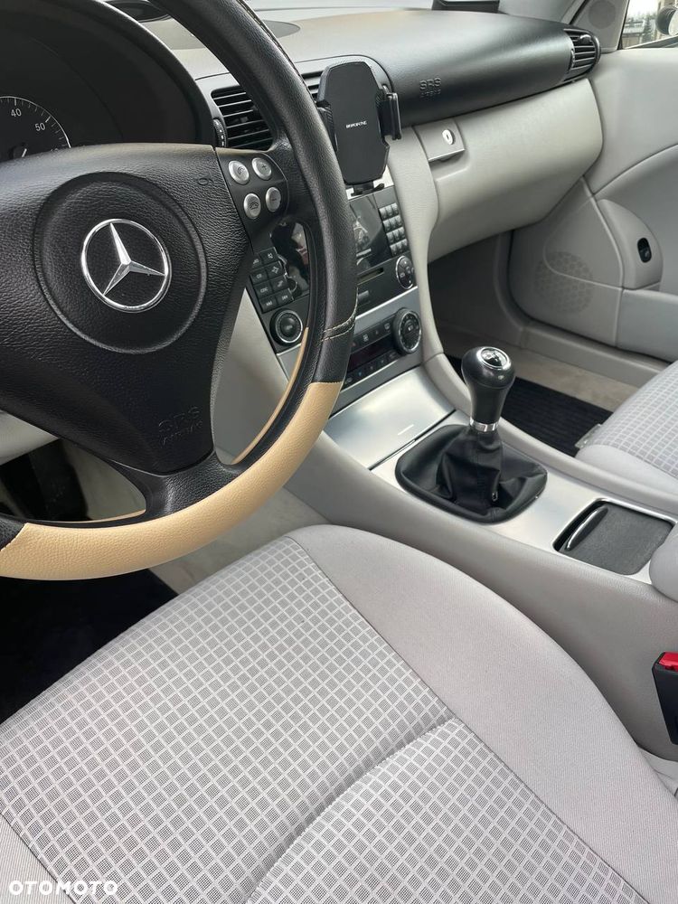 Mercedes-Benz Klasa C 230 - 11