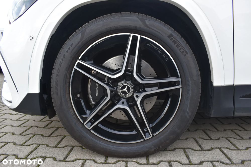 Mercedes-Benz GLA 200 d - 10