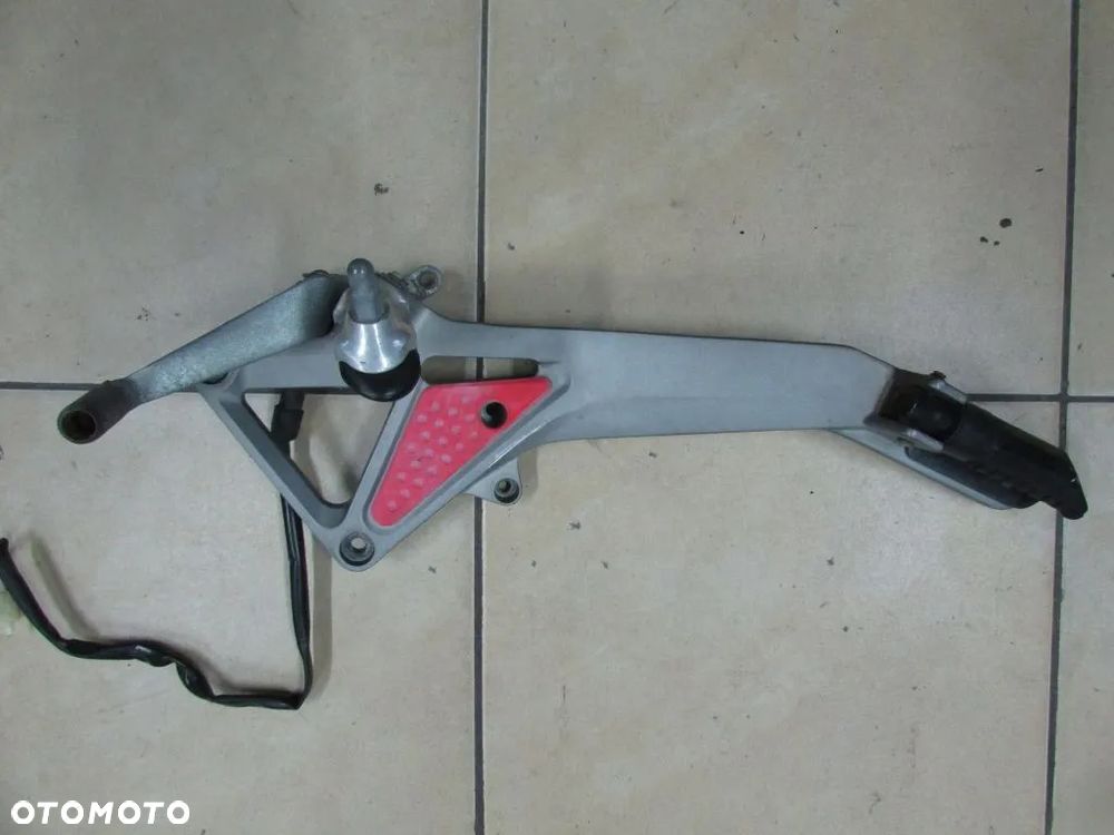 Honda Hornet 600 PC 34 podnóżek set panel prawy - 1