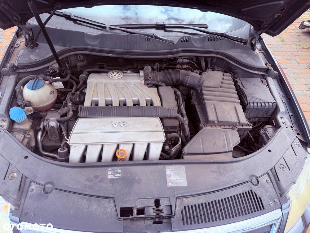 Volkswagen Passat 3.2 V6 FSI 4Motion DSG Comfortline - 2