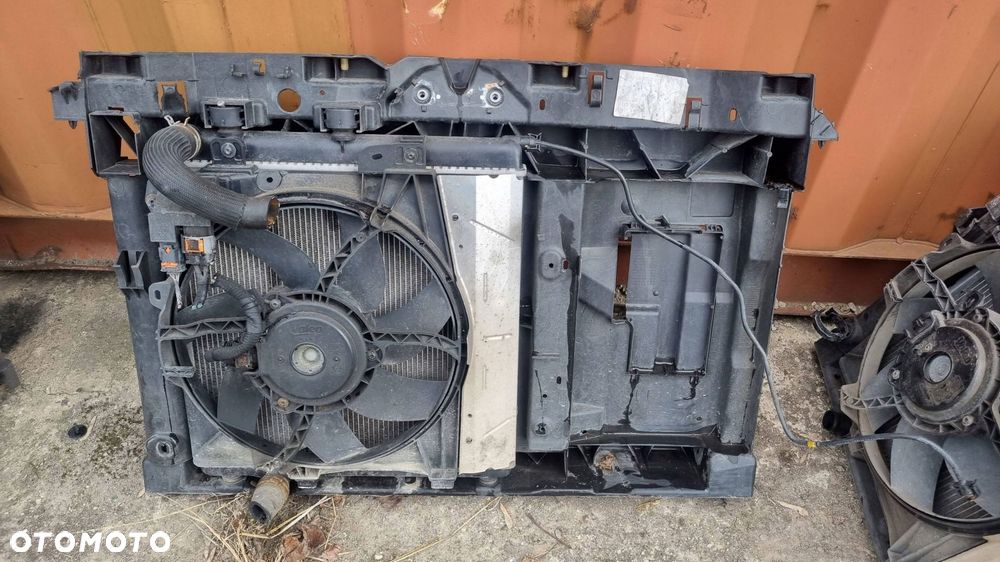 peugeot 2008 208 1.4 1.2 vti hdi pas przedni chłodnica wody wentylator - 8