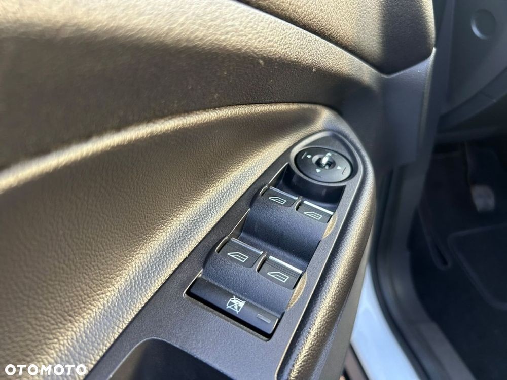 Ford Kuga - 21
