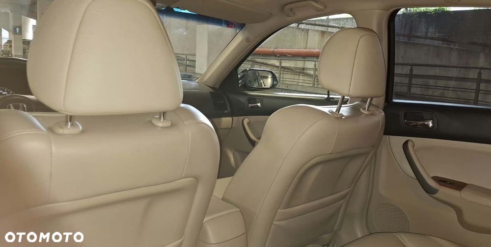 Honda Accord 2.0 Executive - 14