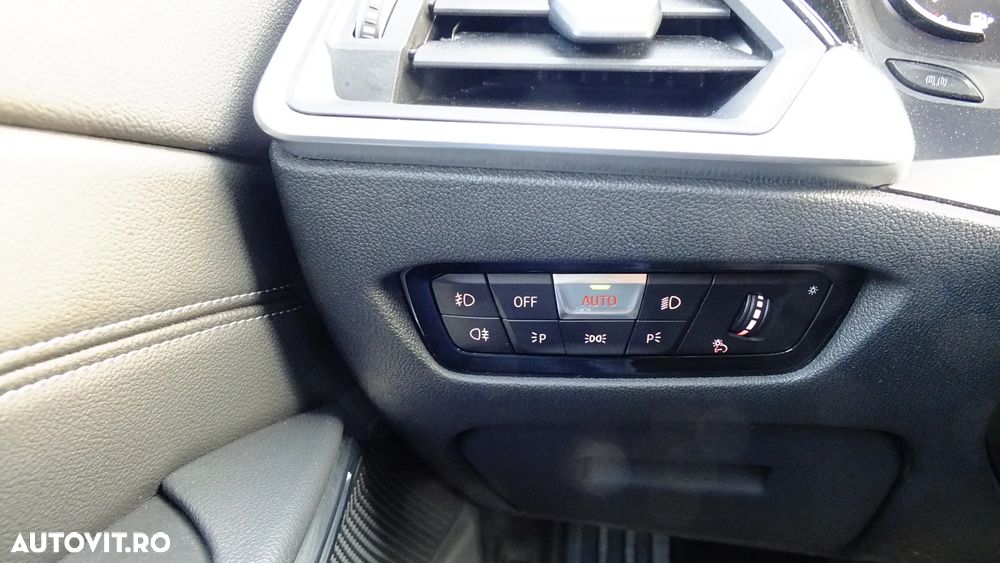 BMW Seria 3 320d Touring Aut. Sport Line - 19