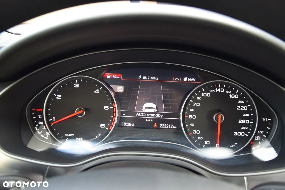 Audi A6 Avant 2.0 TDI Ultra S tronic - 32
