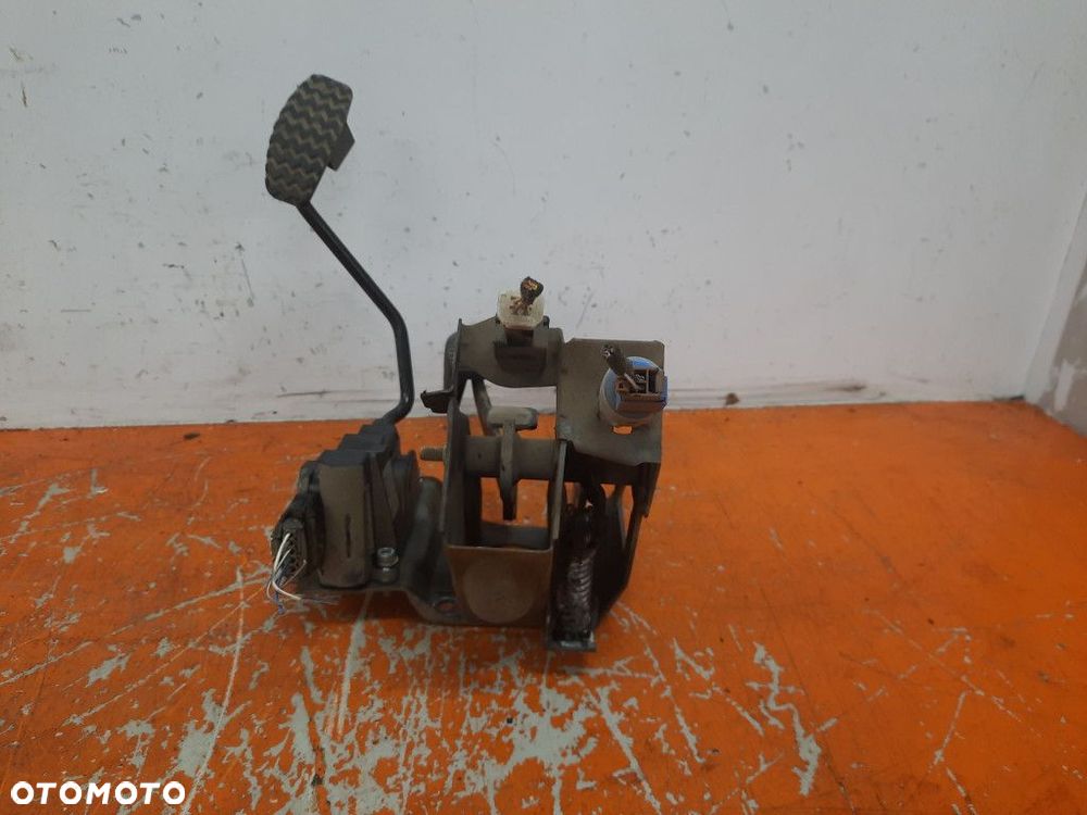 FIAT ALBEA 1.4MT 77KM 04-12 PEDAŁY 0281002379 - 6