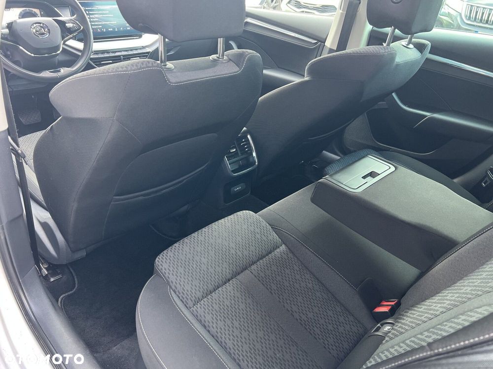 Skoda Octavia 2.0 TDI Style DSG - 32