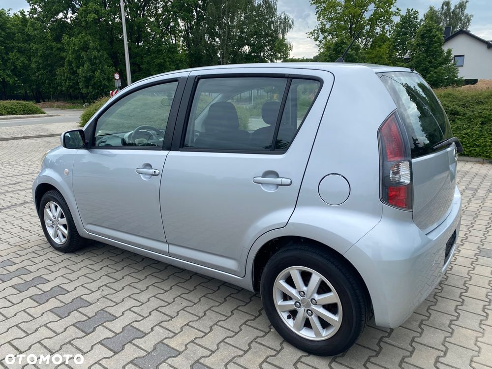 Daihatsu Sirion 1.3 - 4
