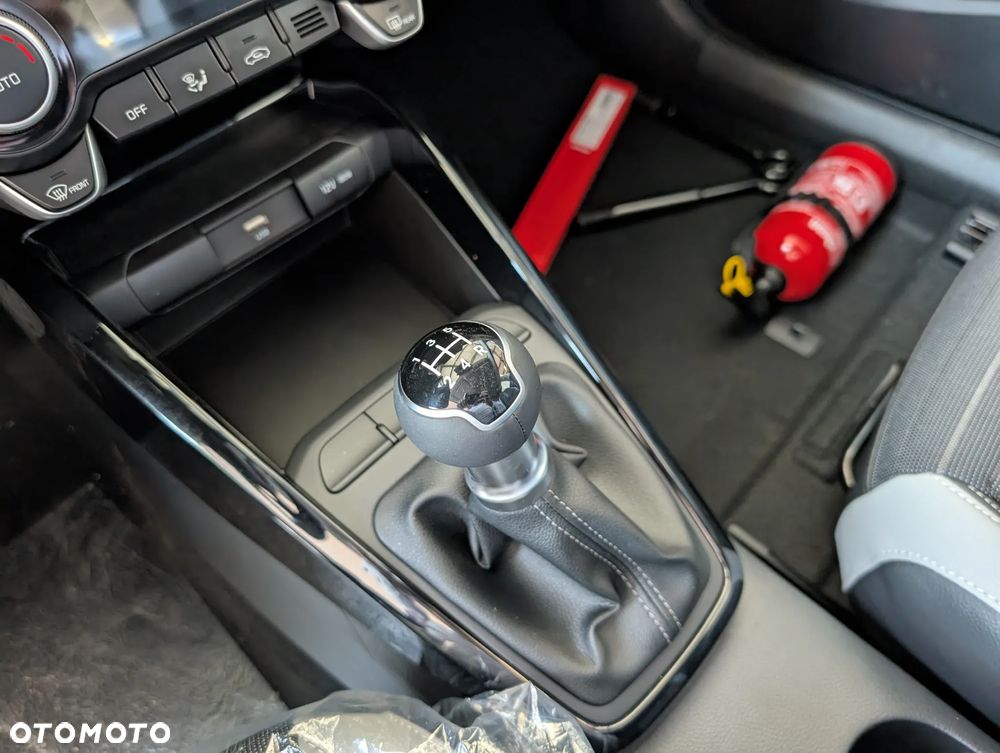 Kia Stonic 1.2 L - 13