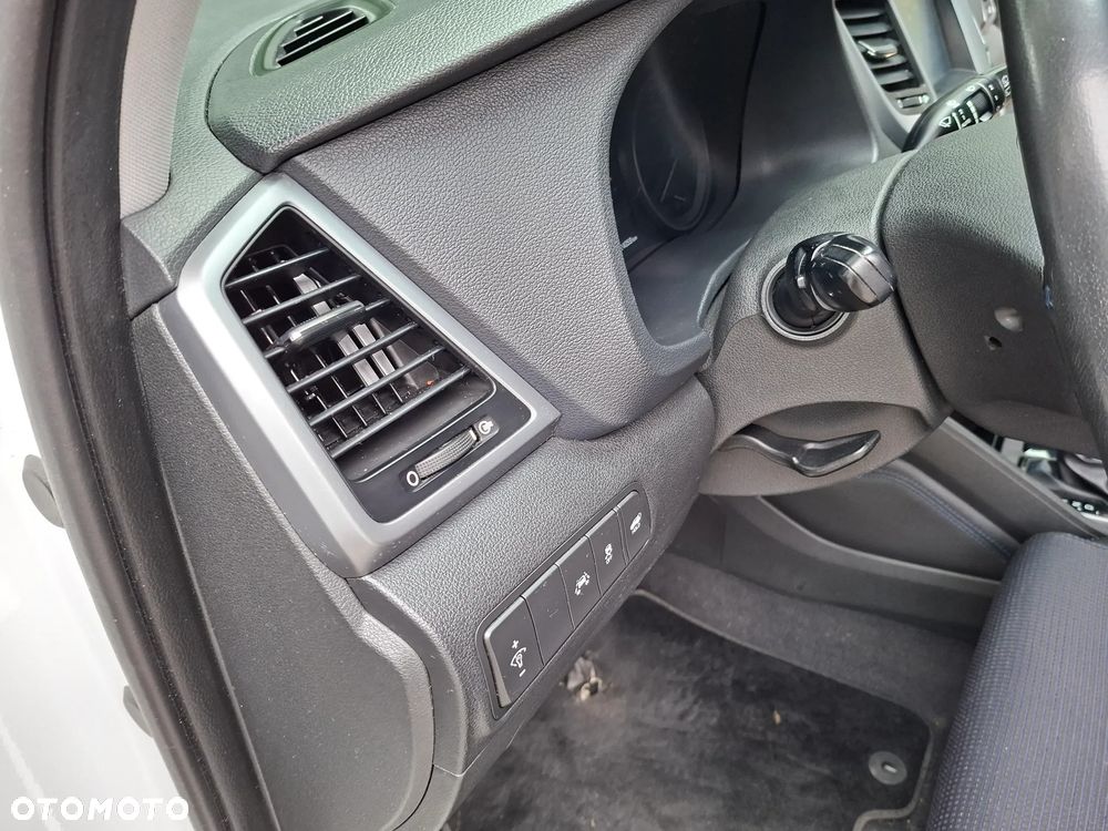 Hyundai Tucson 1.7 CRDI BlueDrive Style 2WD DCT - 35