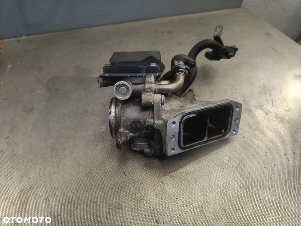 Przepustnica 1.6 2.0 TDI Skoda Octavia 3 VW Golf VII Seat Leon Audi A3 04L128063N - 2