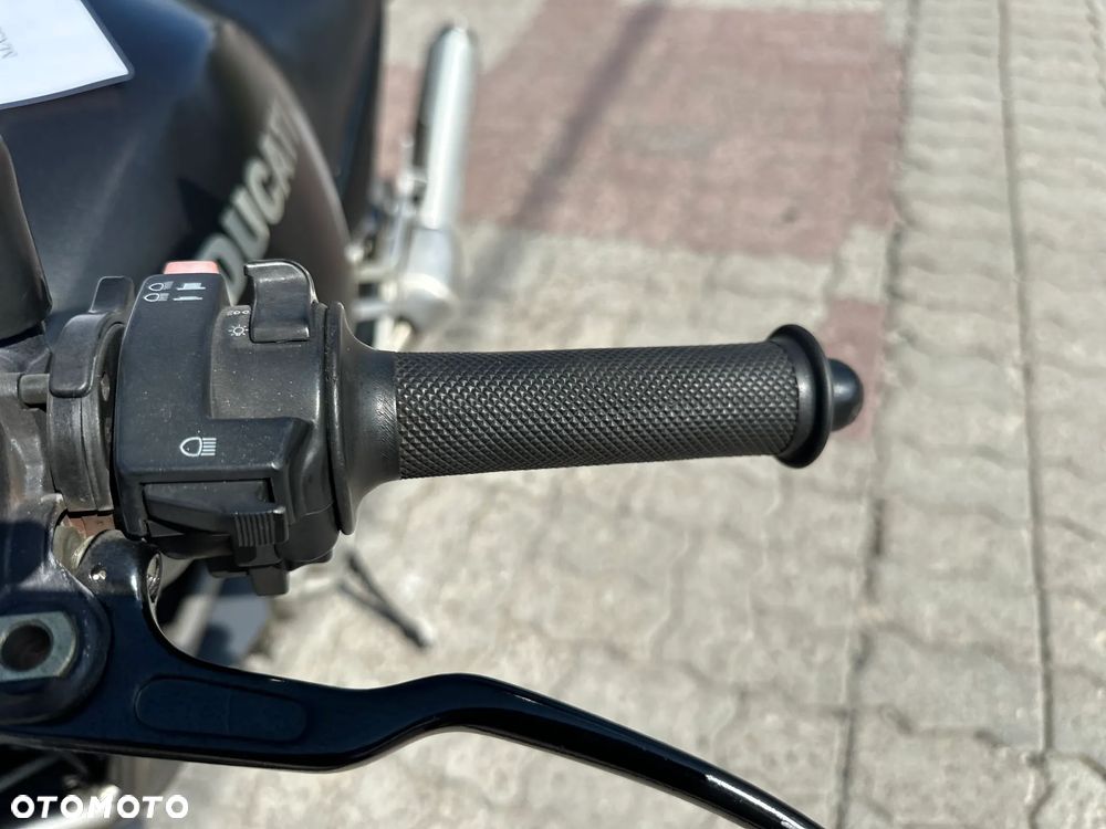 Ducati Monster - 19