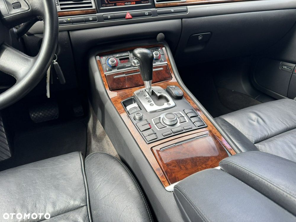 Audi A8 - 26