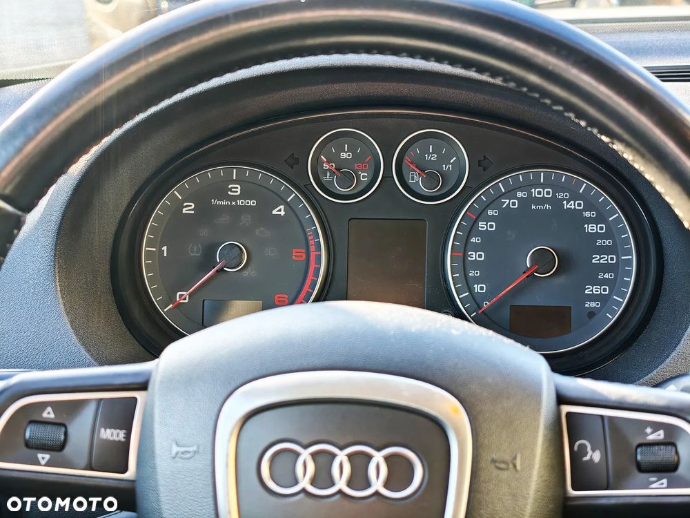 Audi A3 Sportback 2.0 TDI DPF (DSG) S tronic Attraction - 13