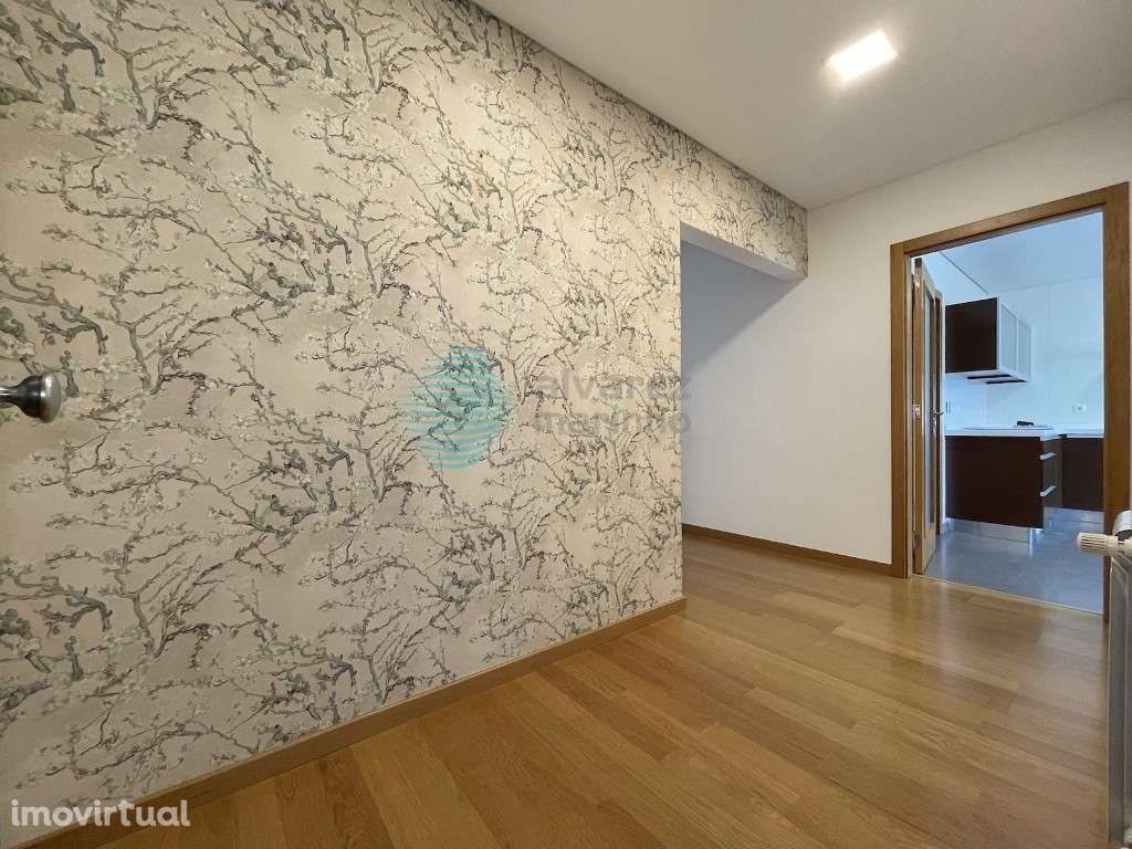 Apartamento T3 no CENTRO TORRES VEDRAS com 2 Lugares de estacioname... - Grande imagem: 2/43